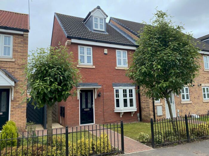 3 Bedroom Property To Rent In Pools Brook Park, Kingswood, Hull, HU7