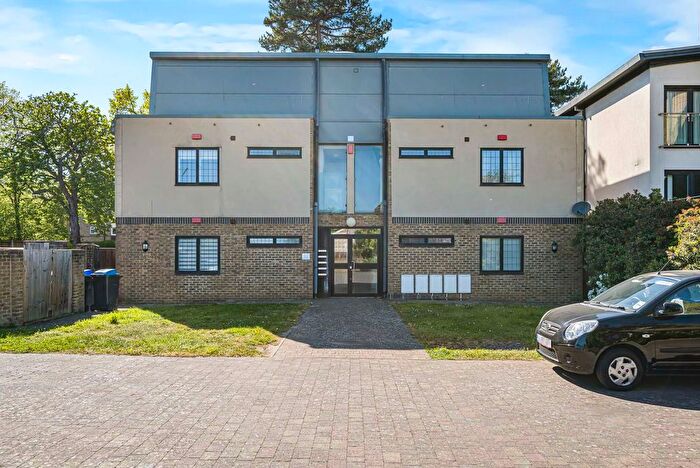 1 Bedroom Flat For Sale In The Crescent, Sidcup, DA14