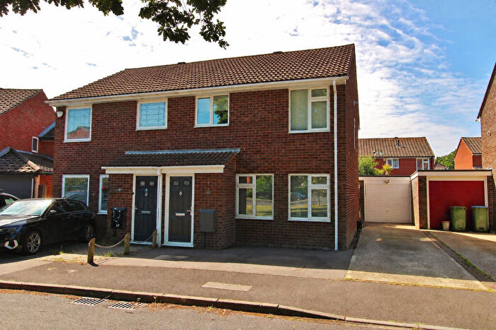 3 Bedroom Semi-Detached House For Sale In Fair Isle Close, Stubbington, PO14