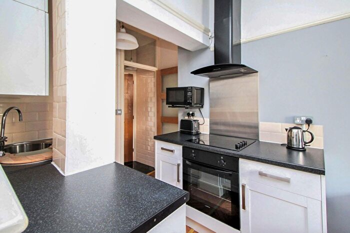1 Bedroom Flat To Rent In Branksome House, Westgate Street, Cardiff, CF10
