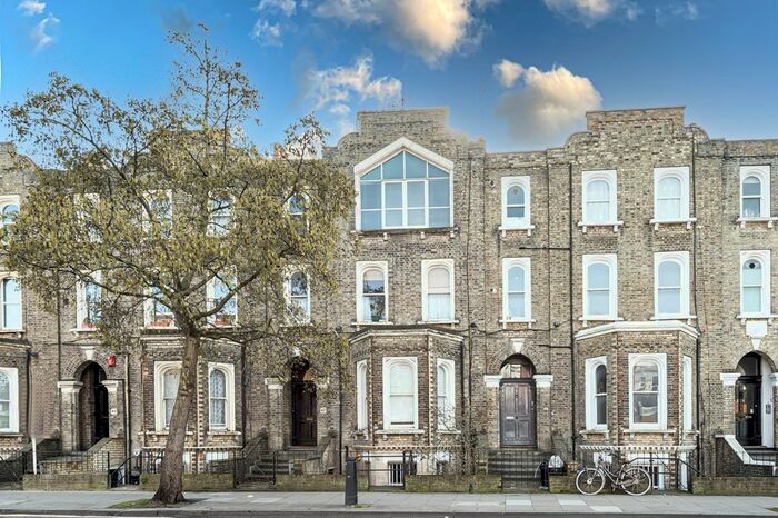 2 Bedroom Flat To Rent In Uxbridge Road, London, W12