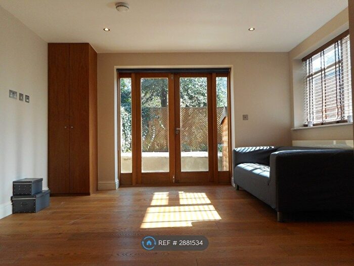 1 Bedroom Flat To Rent In Highbury New Park, London, N5