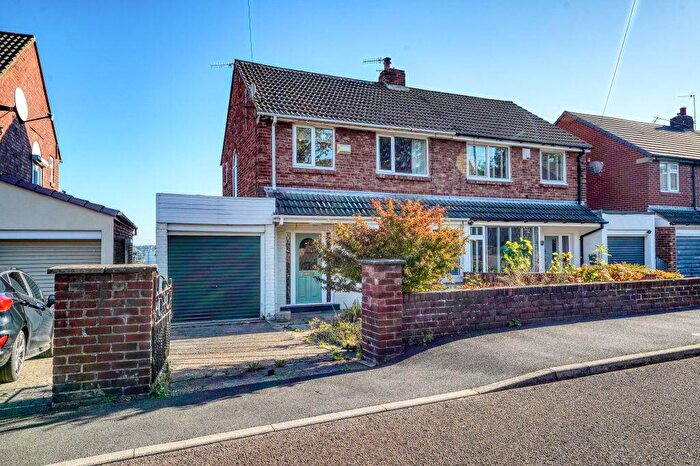 3 Bedroom Semi-Detached House For Sale In Knoll Rise, Dunston, NE11