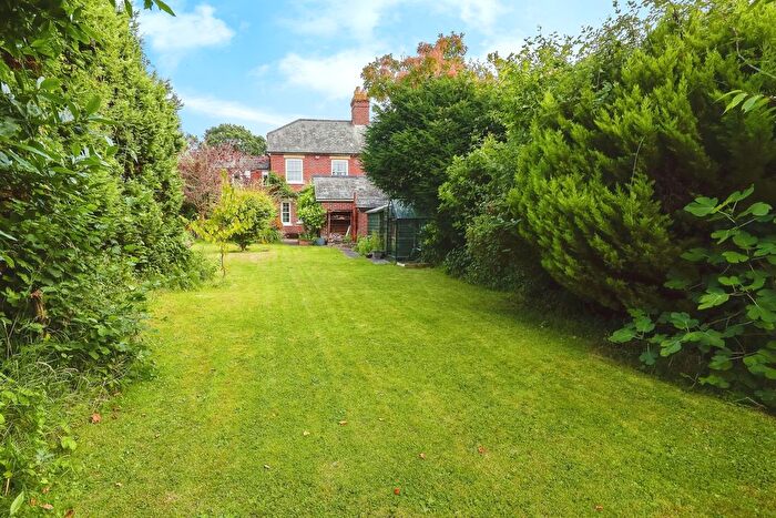 4 Bedroom Semi-Detached House For Sale In Commonside, Emsworth, West Sussex, PO10