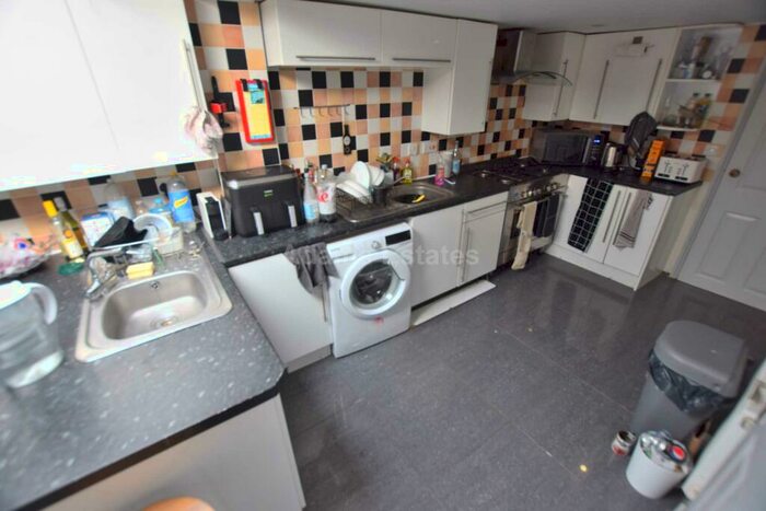 7 Bedroom Terraced House To Rent In Carnarvon Road, Reading, RG1