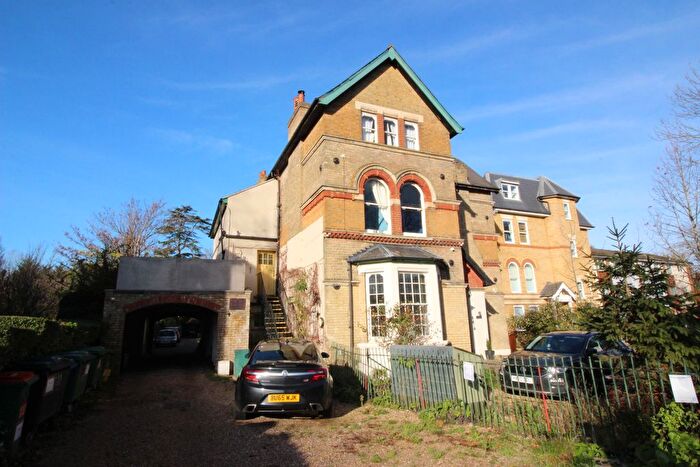 Studio To Rent In The Avenue, Worcester Park, KT4