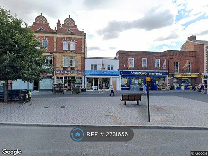 2 Bedroom Flat To Rent In High Street, Evesham, WR11