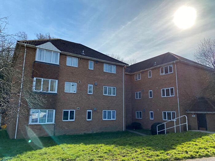 1 Bedroom Flat To Rent In Rainham, ME8