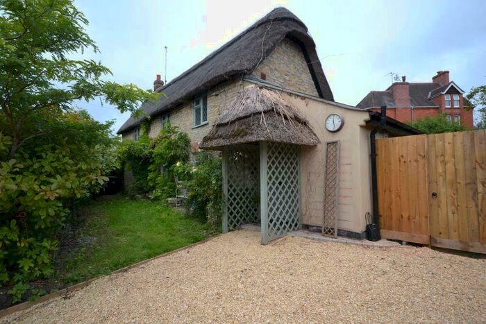 3 Bedroom End Of Terrace House To Rent In Gillingham, Dorset, SP8