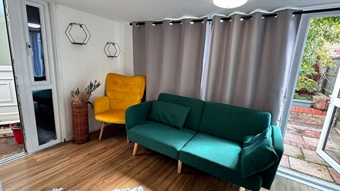 1 Bedroom Flat To Rent In Felixstowe Road, Edmonton, N9