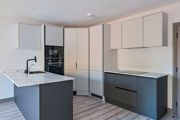 2 Bedroom Flat To Rent In Colney Hatch Lane, London, Colney Hatch, London, N10
