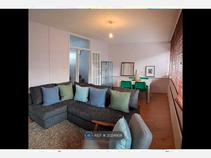 3 Bedroom Maisonette To Rent In Moyle House, London, SW1V