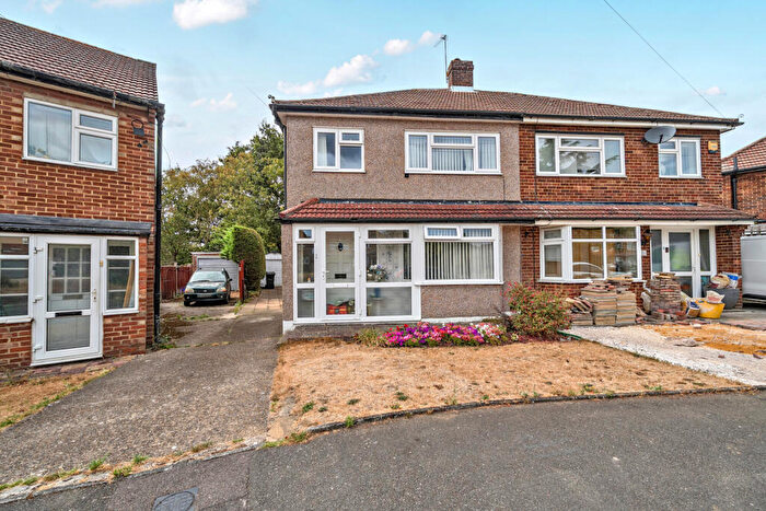 3 Bedroom Semi Detached House For Sale In The Croft, Swanley, Kent, BR8