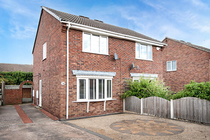 2 Bedroom Semi-Detached House To Rent In Hillview, Retford, DN22