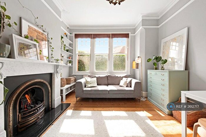 1 Bedroom Flat To Rent In Felix Avenue Crouch End, London, N8