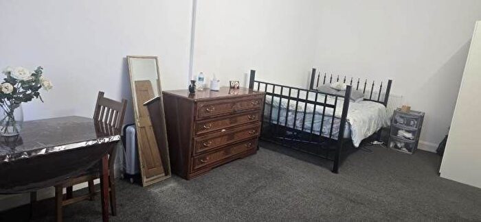 Studio To Rent In Shakespeare Road, Luton, LU4