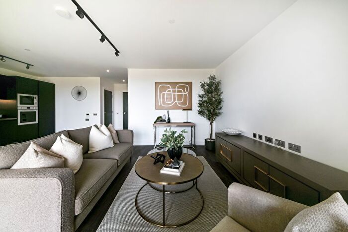 1 Bedroom Flat To Rent In Mitre Yard, Scrubs Lane, London, NW10