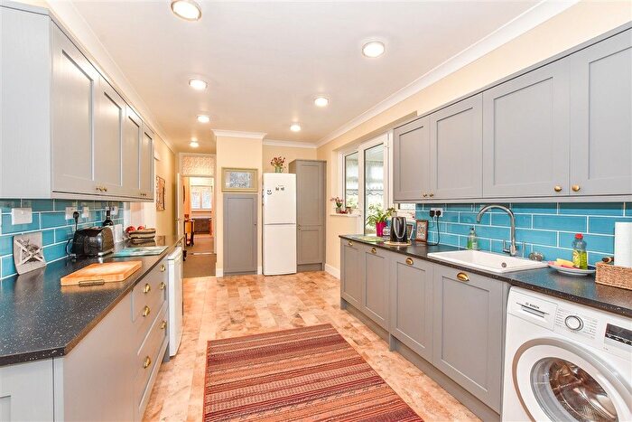 3 Bedroom Detached Bungalow For Sale In Spitalfield Lane, New Romney, Kent, TN28