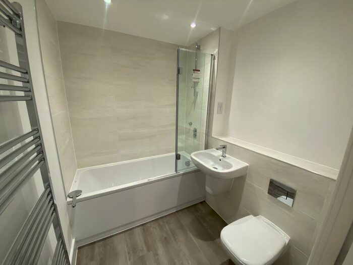 2 Bedroom Flat To Rent In Aspen Drive, Bristol, BS10