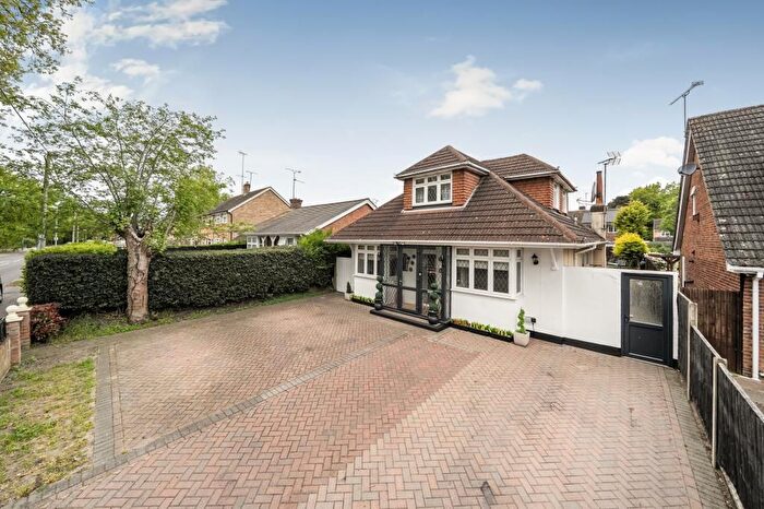 4 Bedroom Detached House For Sale In Sandhurst, Berkshire, GU47