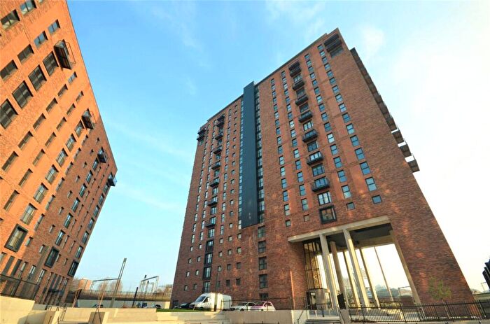 2 Bedroom Apartment To Rent In Wilburn Basin, Ordsall Lane, Salford, Greater Manchester, M5