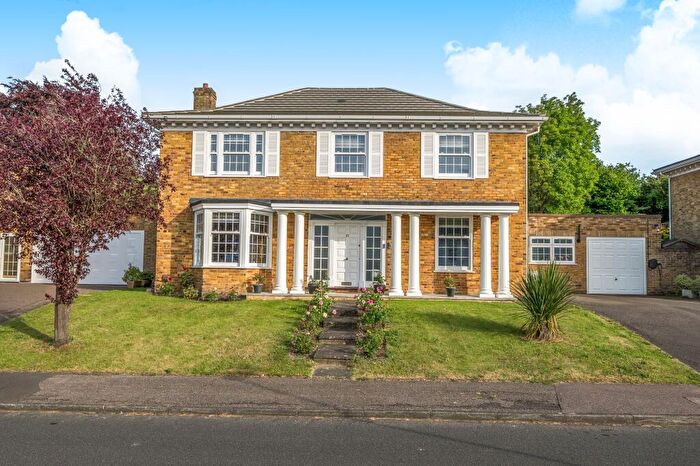 5 Bedroom Detached House For Sale In Badingham Drive, Fetcham, KT22