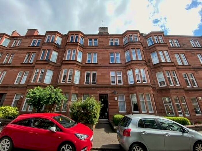 2 Bedroom Flat To Rent In Walton Street, Shawlands, G41