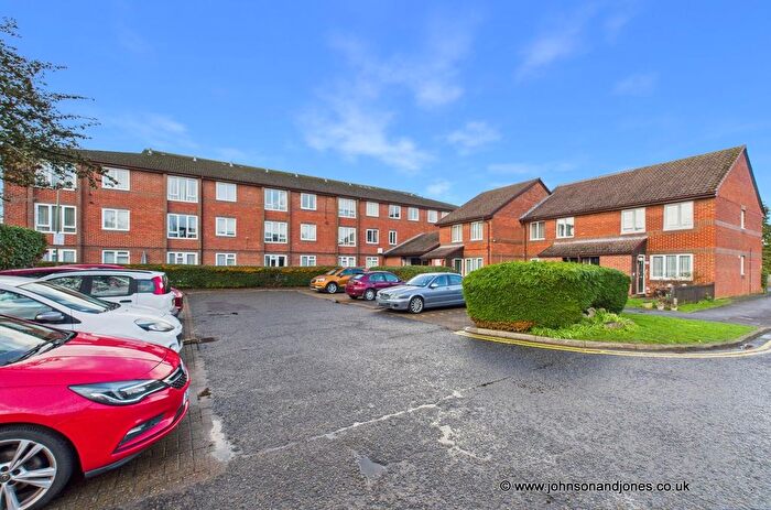 1 Bedroom Property For Sale In Manor Farm Court, Egham, TW20