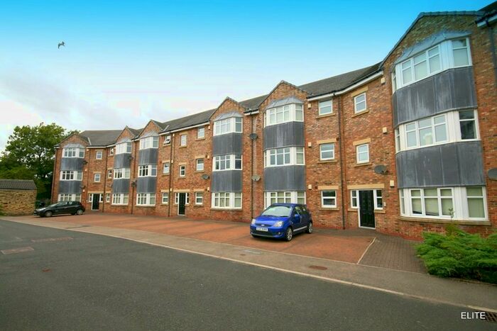 2 Bedroom Apartment To Rent In New Durham Courtyard, Gilesgate, DH1