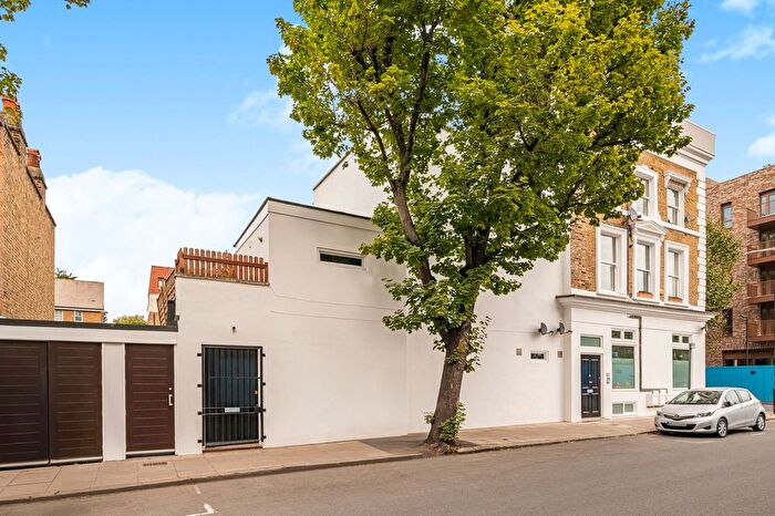 2 Bedroom Flat For Sale In Clements Road, South Bermondsey, SE16