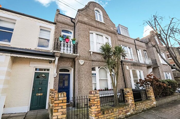 2 Bedroom Property To Rent In Roskell Road, Putney, SW15