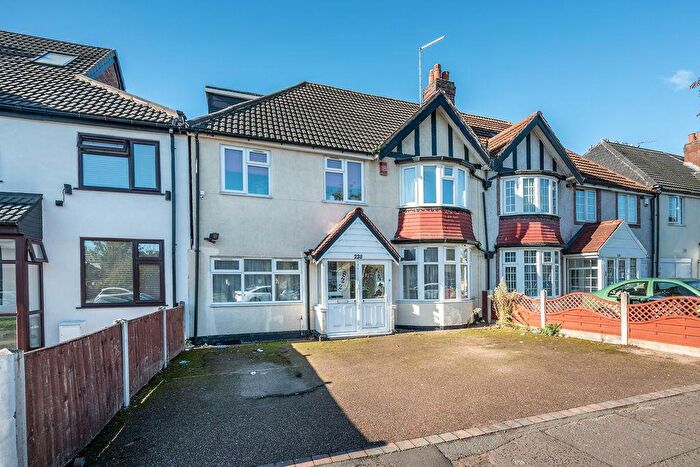 6 Bedroom Semi-Detached House For Sale In Walsall Road, Perry Barr, Birmingham, B42