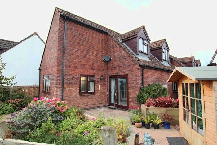 3 Bedroom Link Detached House For Sale In Longmeadow, Broadclyst, Exeter, EX5