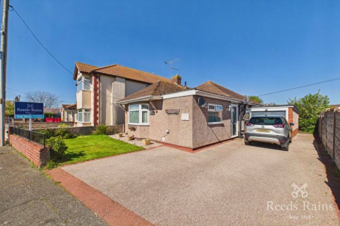 2 Bedroom Bungalow For Sale In Bryn Road, Towyn, Conwy, LL22