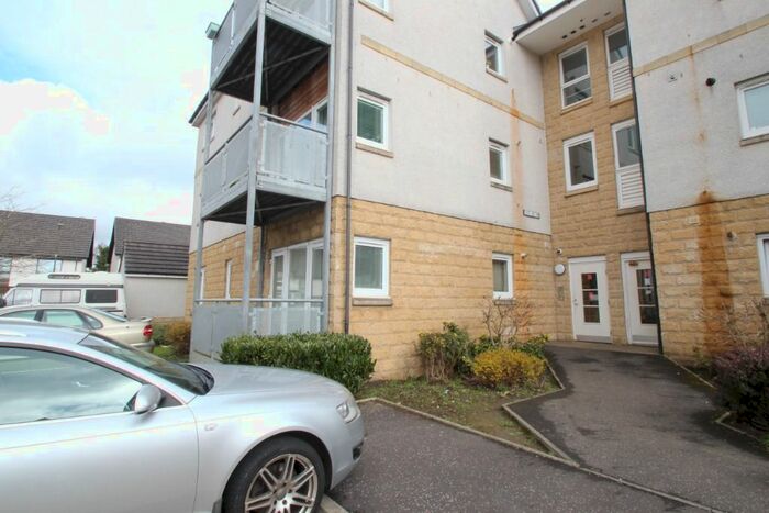 2 Bedroom Flat To Rent In Hawk Brae, Livingston, West Lothian, EH54