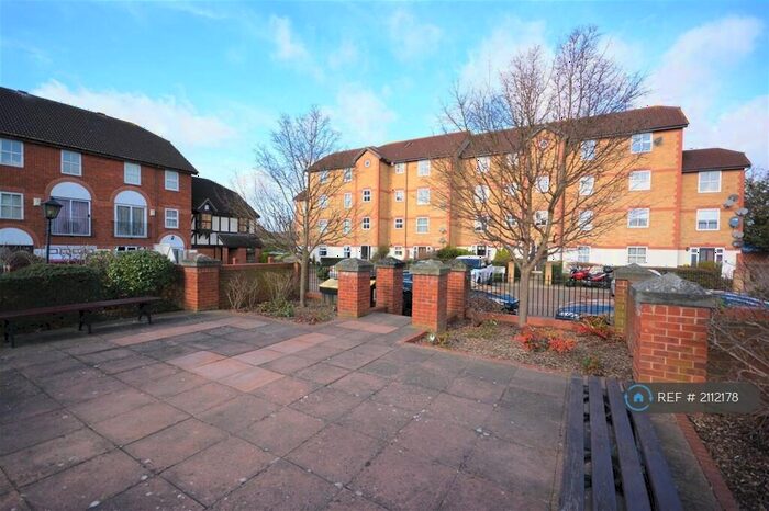 2 Bedroom Flat To Rent In Kennet Square, Mitcham, CR4