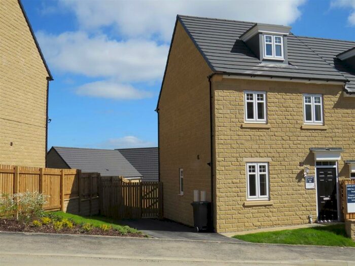 3 Bedroom Semi-Detached House To Rent In Fountainhead Road, Halifax, HX2