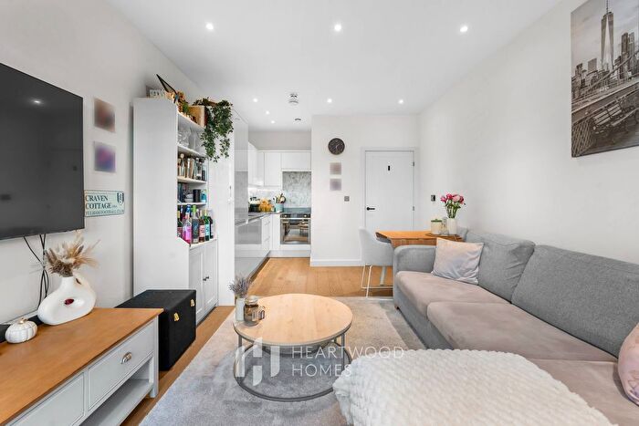 2 Bedroom Flat For Sale In Ziggurat House, St. Albans, AL1