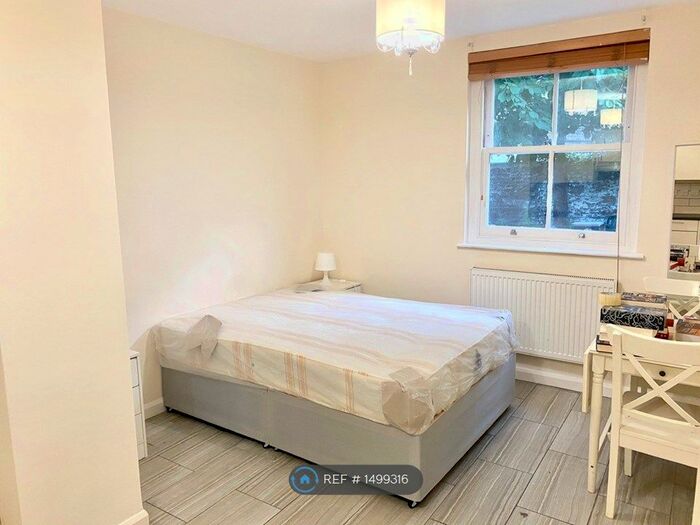 Studio To Rent In Royal College Street, Camden, NW1