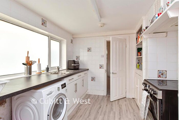 3 Bedroom Terraced House For Sale In Lawes Avenue, Newhaven, East Sussex, BN9