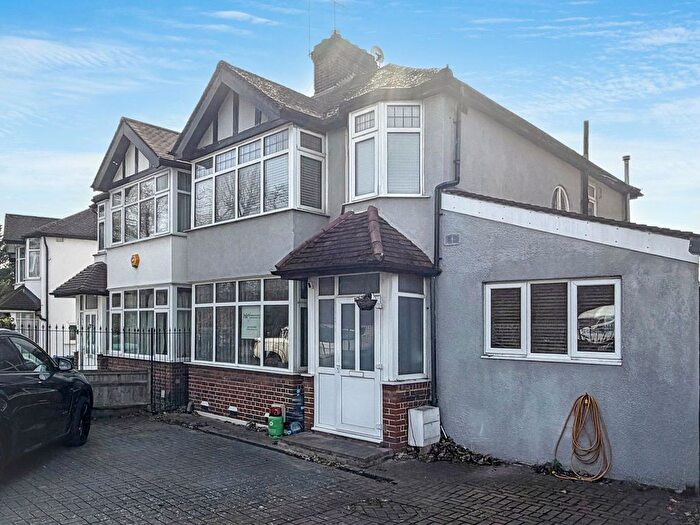 2 Bedroom Flat To Rent In Dorset Road, London, SW19