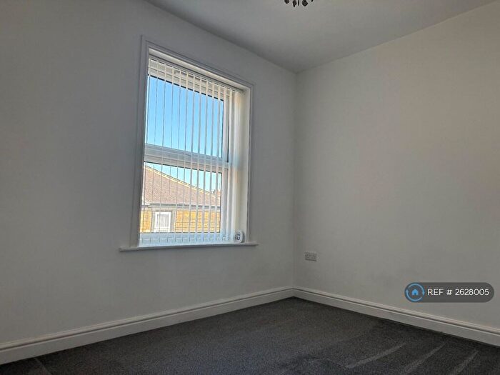 2 Bedroom Terraced House To Rent In Johnson Terrace, Morley, Leeds, LS27