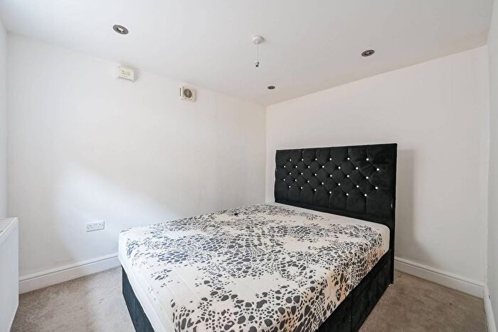 2 Bedroom Property To Rent In Albert Road, Silvertown, London, E16