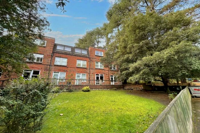 Flat To Rent In Please Enquire Online Only For This Flat On Braidley Road, Bournemouth, BH2