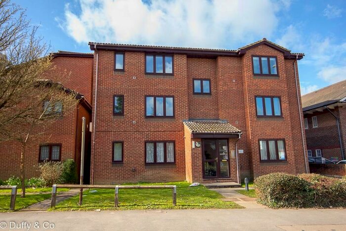 1 Bedroom Flat To Rent In Clevelands, Perrymount Road, Haywards Heath, RH16