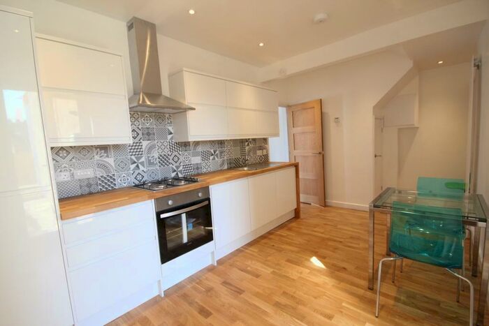 3 Bedroom Apartment To Rent In Bembridge Street, Brighton, BN2