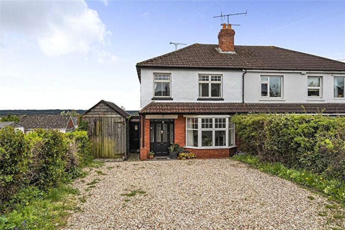 4 Bedroom Semi-Detached House For Sale In Bath Road, Royal Wootton Bassett, Wiltshire, SN4