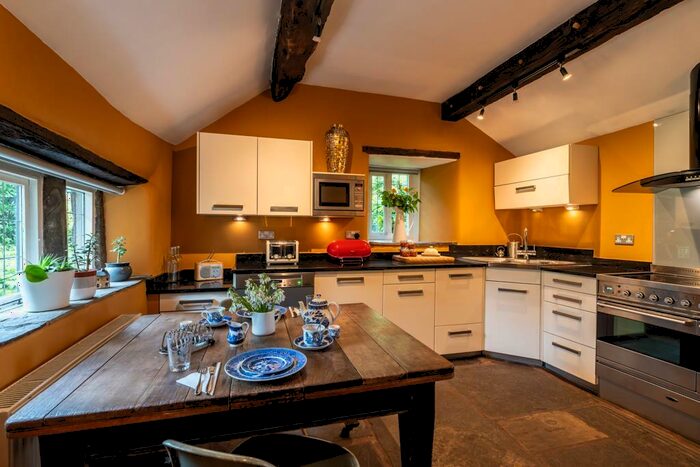 5 Bedroom House For Sale In Main Road, Cutthorpe, Chesterfield, S42