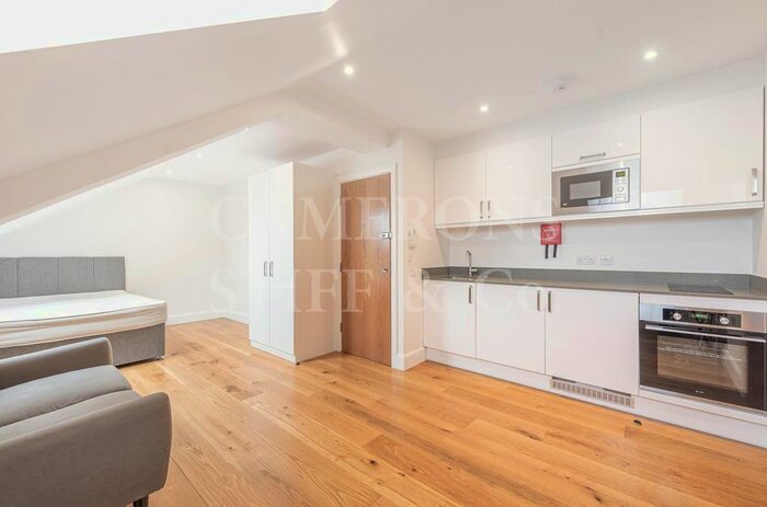 Studio To Rent In Drakes Courtyard, Kilburn High Road, NW6