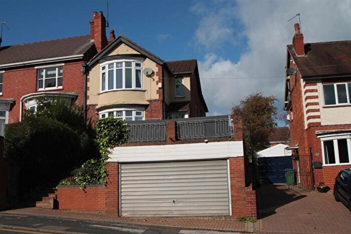 3 Bedroom Link Detached House For Sale In Barrs Road, Cradley Heath, B64